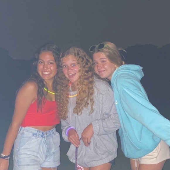 Profile Picture of Kyleigh Jannisch (@kyleighjannisch) on Poshmark