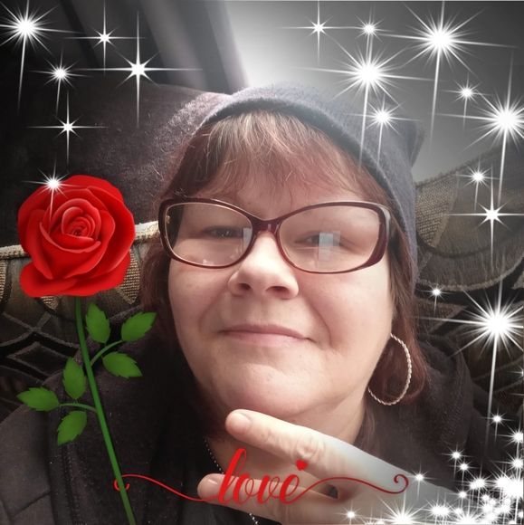 Profile Picture of Melanie Heathcoat (@mheathcoat07) on Poshmark