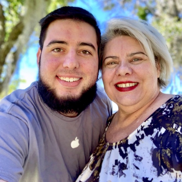 Profile Picture of Janis Boyer (@janisboyer) on Poshmark