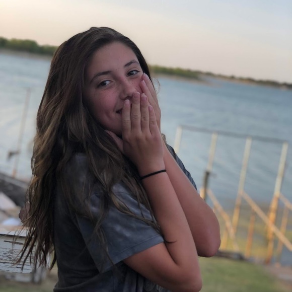 Profile Picture of Alexis Vega (@alexisvega492) on Poshmark