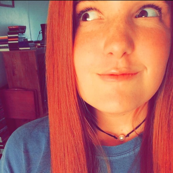 Profile Picture of Anna Smelley (@annapanda27) on Poshmark