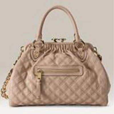 Profile Picture of Alyson Hogan (@LoveThatBag) on Twitter