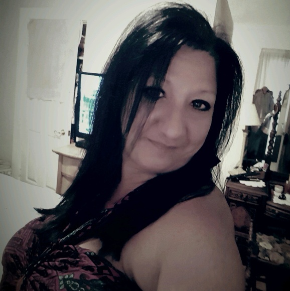 Profile Picture of Barbara Bachurski (@bachurski) on Poshmark