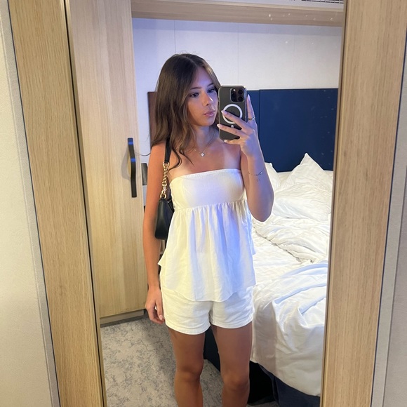 Profile Picture of Angelina Shpakovsky (@angelinashpak) on Poshmark