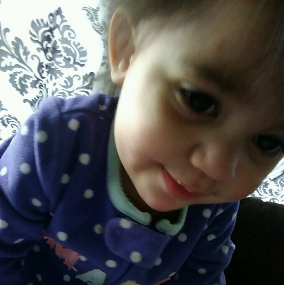 Profile Picture of Rebecca Onsurez (@rebeccaonsurez) on Poshmark