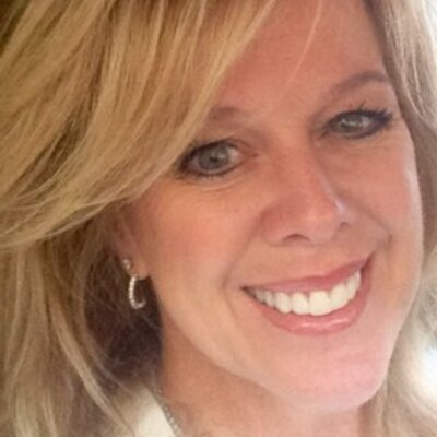 Profile Picture of Julie Bertsch (@juliebertsch) on Twitter