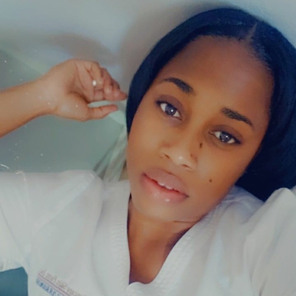 Profile Picture of Russhell Mattadeen (@russhellm) on Poshmark