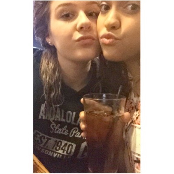 Profile Picture of Kelsey Compagnone (@kelseycomp) on Poshmark