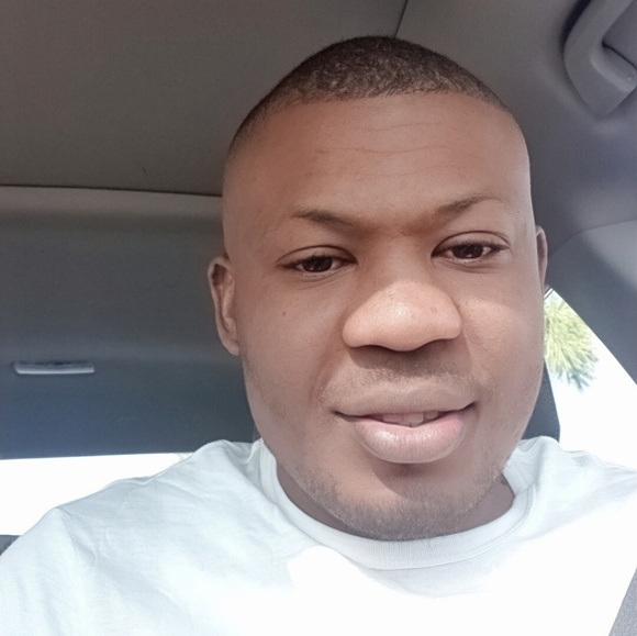 Profile Picture of Egens Angilot (@eangiloz) on Poshmark