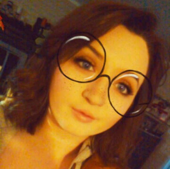 Profile Picture of Willow Cicle (@localhufflepuff) on Poshmark