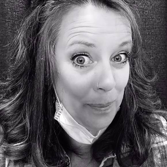 Kim Grishaber - Poshmark Profile Picture of Kim Grishaber (@kimgrishaber) on Poshmark