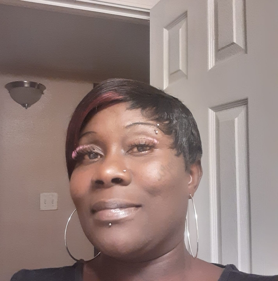 Profile Picture of Nancy Ross (@rossnancy476) on Poshmark