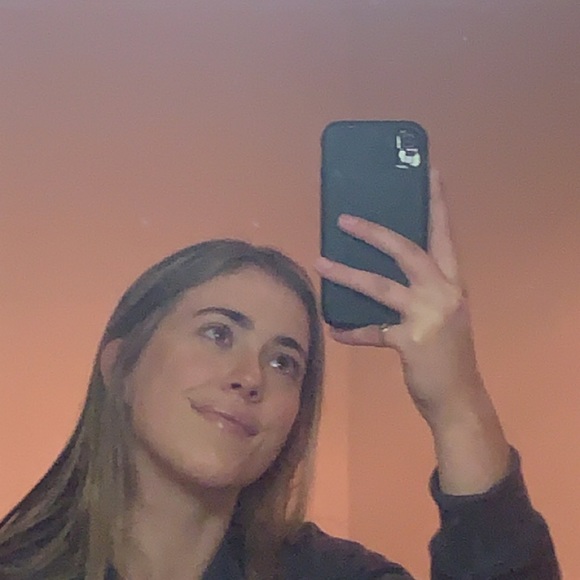 Profile Picture of Lauren Dawes (@lozzaaaa) on Poshmark