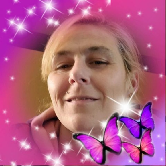 Destiny Juilfs - Poshmark Profile Picture of Destiny Juilfs (@destinyjuilfs) on Poshmark