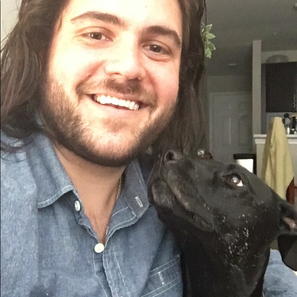 Profile Picture of Chris Pizzurro (@cheapgoodies777) on Poshmark