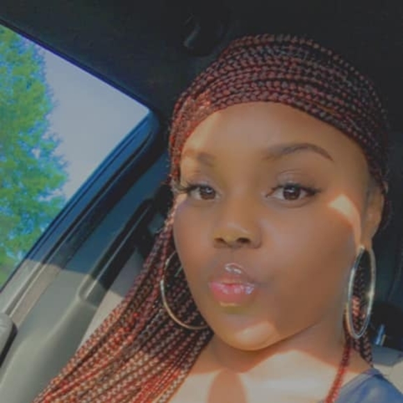 Profile Picture of Jada Alexander (@beautylovely) on Poshmark