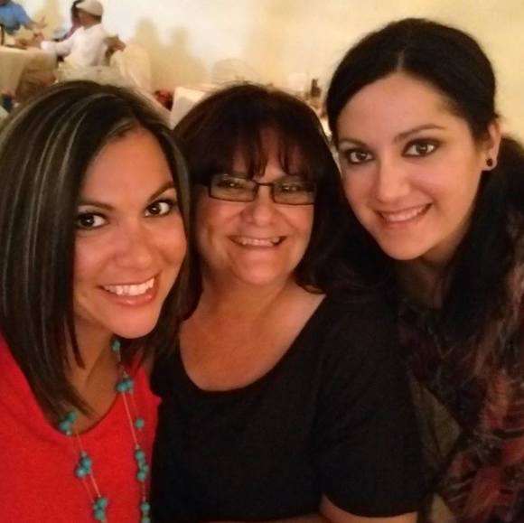 Profile Picture of Helen Quintero (@helenquintero) on Poshmark