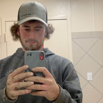 Profile Picture of Tripod (@Sparks_chase) on Twitter