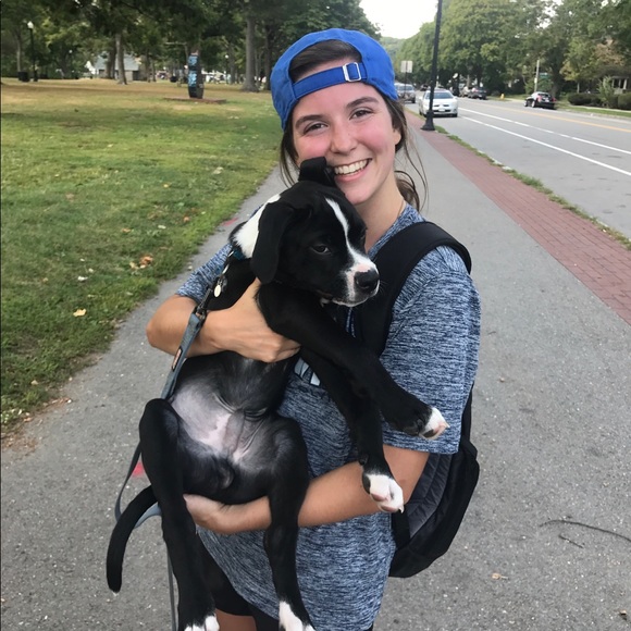 Profile Picture of Julia Ravenelle (@juliaravenelle) on Poshmark