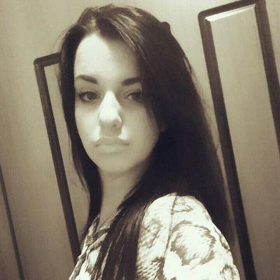 Profile Picture of Iva Crnek (@CrnekIva) on Twitter