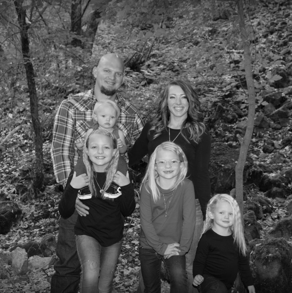 Profile Picture of Tami Grantham (@tamiparke) on Poshmark