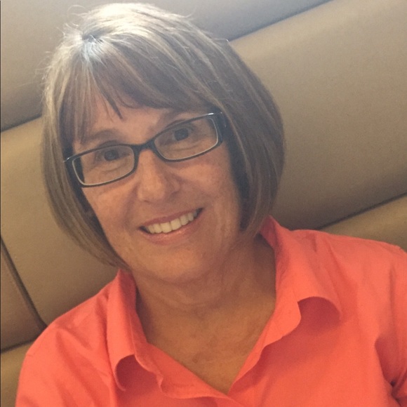 Profile Picture of Allison Harper (@ally_sun1) on Poshmark