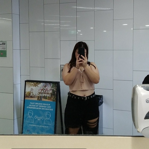 Profile Picture of Mahina Stallion (@mahina_stallion) on Poshmark