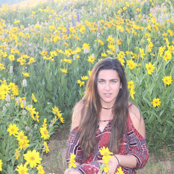 Profile Picture of Victoria Galley (@victoriagalley) on Poshmark