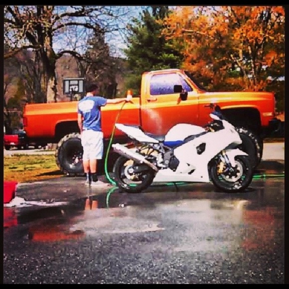 Profile Picture of Aaron Layne (@alayne34) on Poshmark