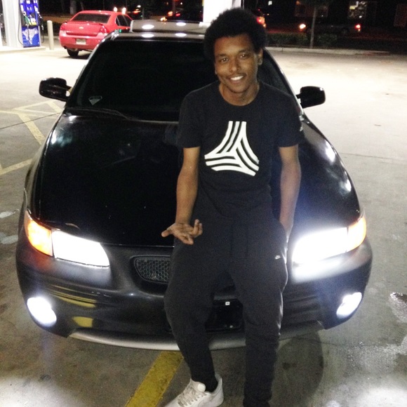 Profile Picture of Mickel Perry (@blammalegion) on Poshmark