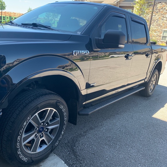 Profile Picture of Kevin Doeren (@kevindoeren) on Poshmark