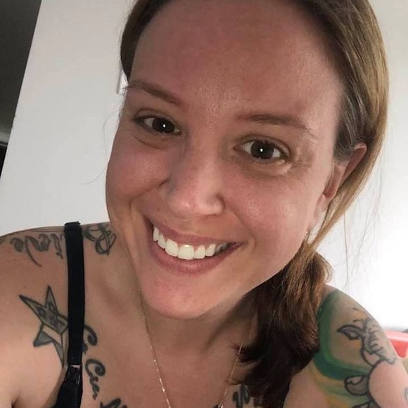 Profile Picture of Lisa Strozykowski (@skiski88) on Poshmark