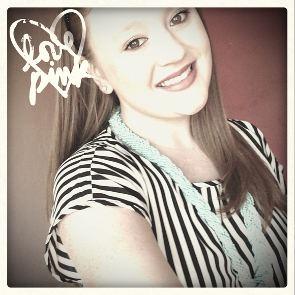 Profile Picture of Kasey Mcanally (@kaseylouise) on Poshmark