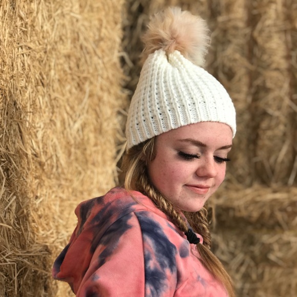 Profile Picture of Leighanna Asbury (@lasbury01) on Poshmark