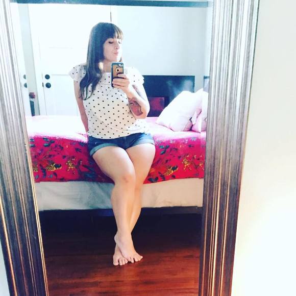 Profile Picture of Amy Bonaiuto (@funkytwinmama) on Poshmark