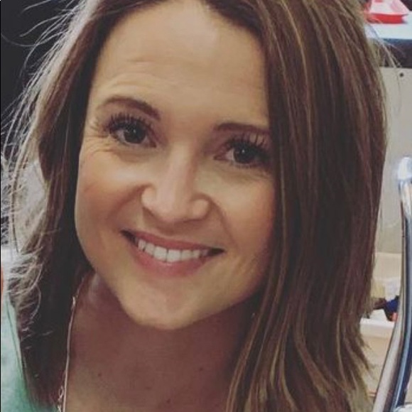 Profile Picture of Lindsey Odonnell (@l_odonnell) on Poshmark