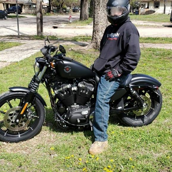 Profile Picture of Gable Naranjo (@gablenaranjo75) on Poshmark