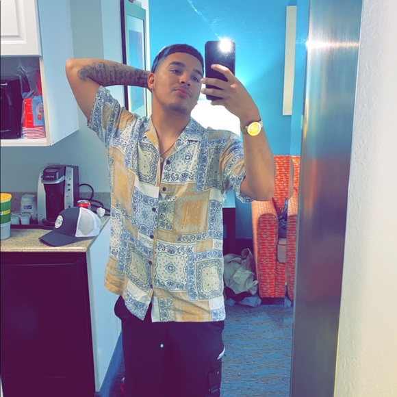 Profile Picture of Chris Cordova (@its_chriss) on Poshmark
