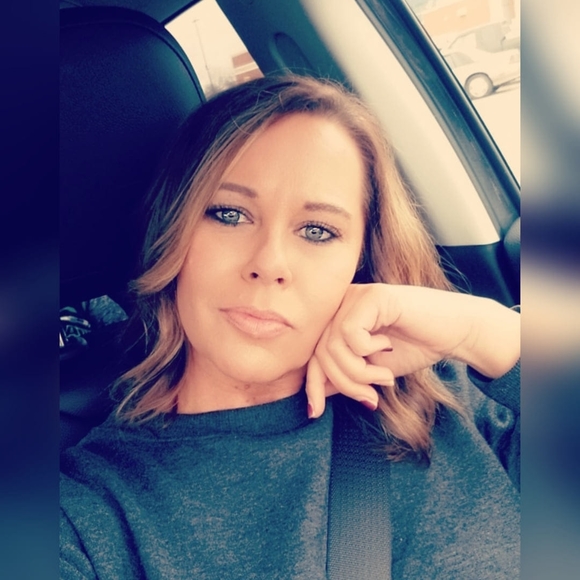 Profile Picture of Misty Hahn (@orthodiva1) on Poshmark