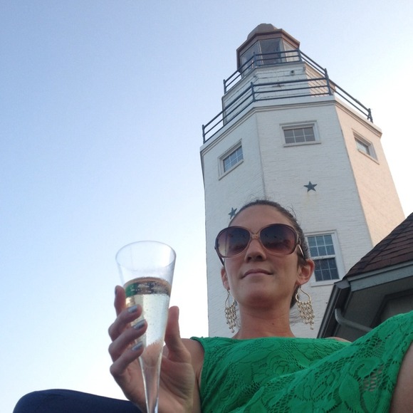 Profile Picture of April Longhitano (@pugmommy) on Poshmark