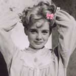 Profile Picture of rena (@dollyre_902) on Instagram