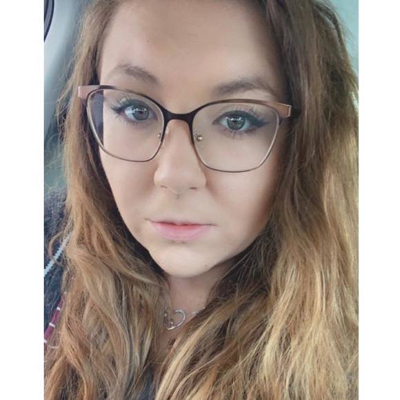 Profile Picture of Kaylie Champney (@itzkc1) on Poshmark