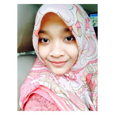 Profile Picture of Q Ayun Rumayshah (@qurrotayunr_) on Twitter