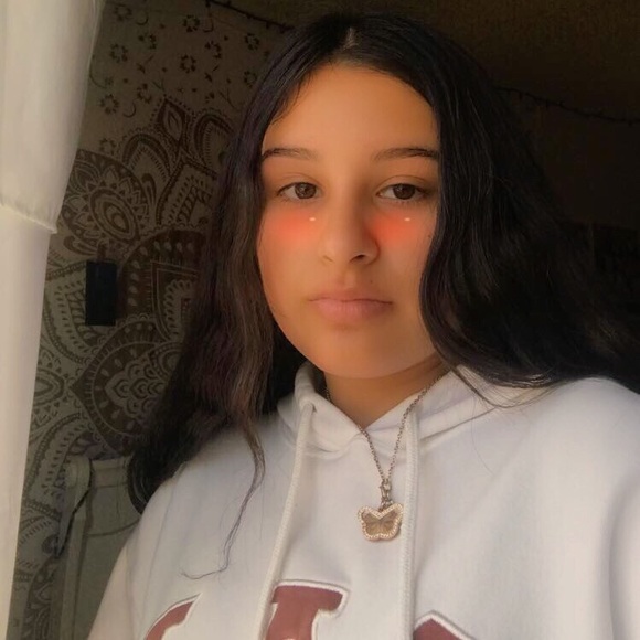 Profile Picture of Jasmine Lezama (@cocojasmineee) on Poshmark