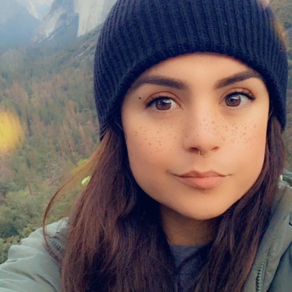 Profile Picture of Cindy Sanchez (@askel13) on Poshmark