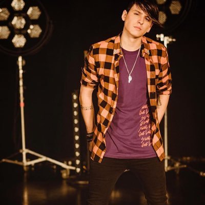 Profile Picture of Christopher Velez (@audrey81654395) on Twitter