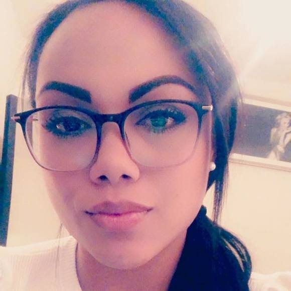 Profile Picture of Trish Coffiel (@triciasiv) on Poshmark
