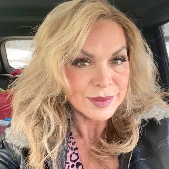 Profile Picture of Pamela Barry (@pamelabarry453) on Poshmark