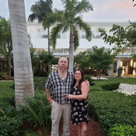 Profile Picture of Gloria Piercey (@gloriapiercey) on Poshmark