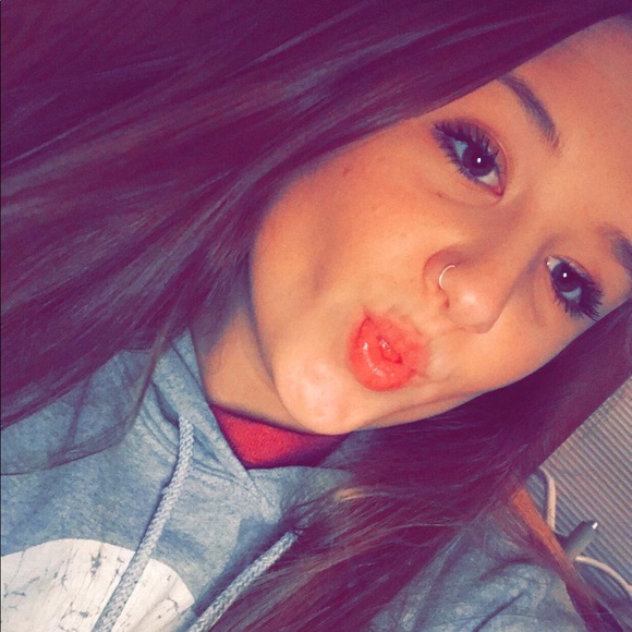 Profile Picture of Shayla Jacobs (@shaylajacobs) on Poshmark